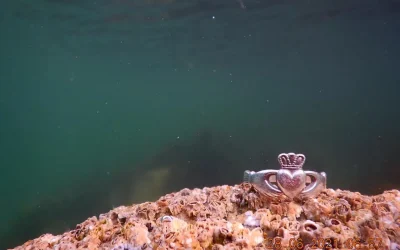 Claddagh Ring in sea